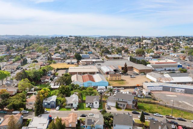 215 Hampshire St, Vallejo, CA 94590