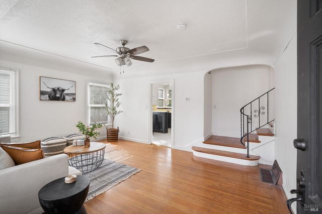 215 Hampshire St, Vallejo, CA 94590