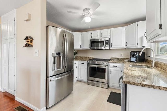 81 Merrimack Meadows Lane 81, Tewksbury, MA 01876