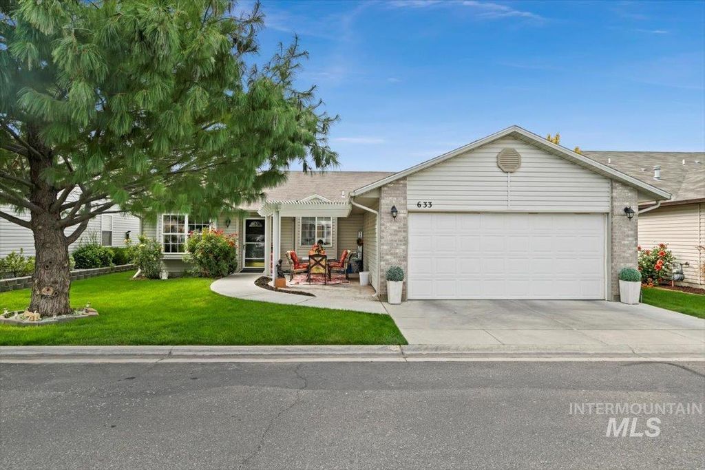 633 N Sterling St, Nampa, ID 83651 photo 2
