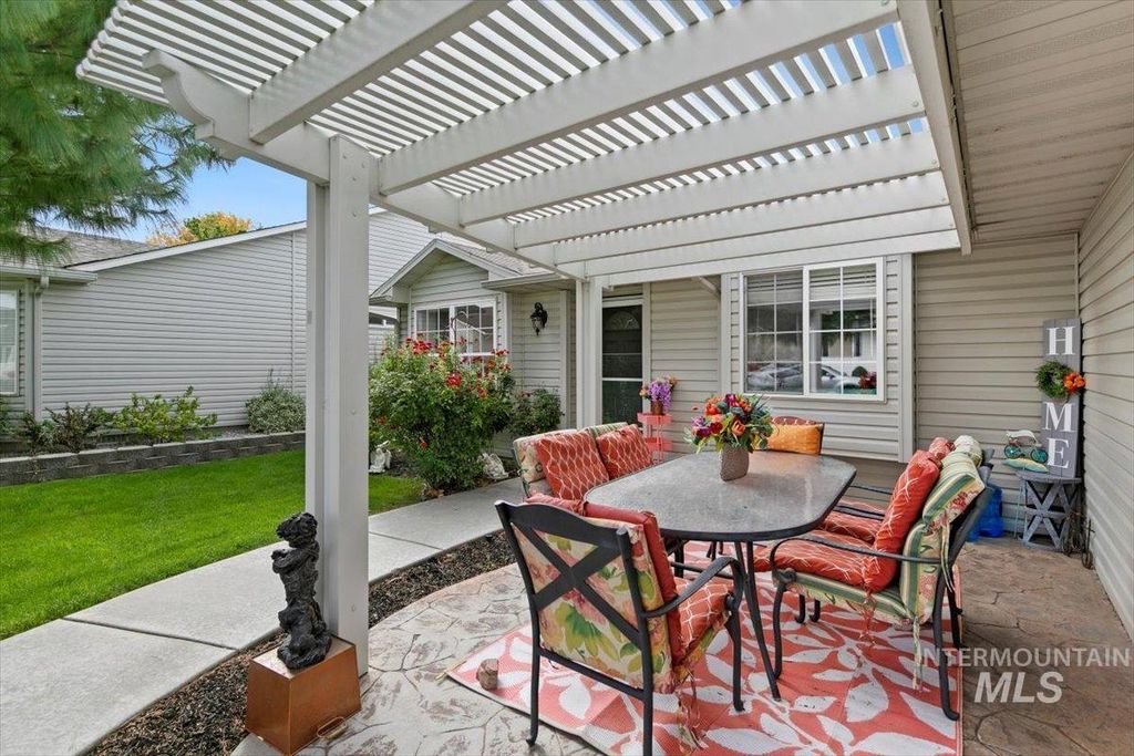 633 N Sterling St, Nampa, ID 83651 photo 4
