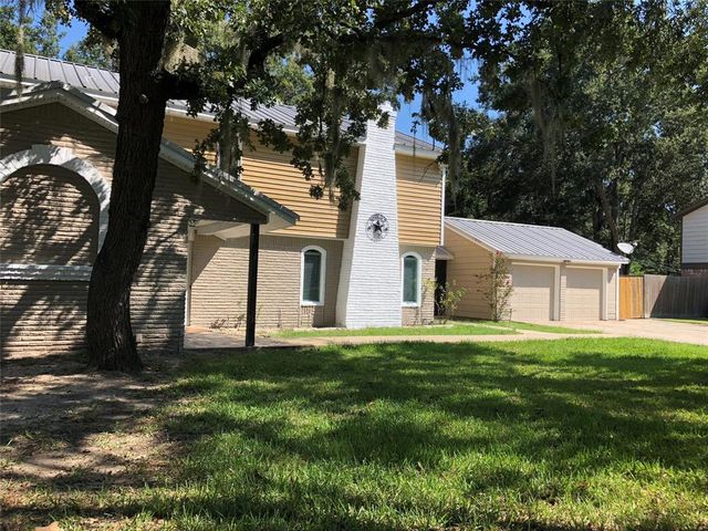 2606 N Woodloch Street, Woodloch, TX 77385