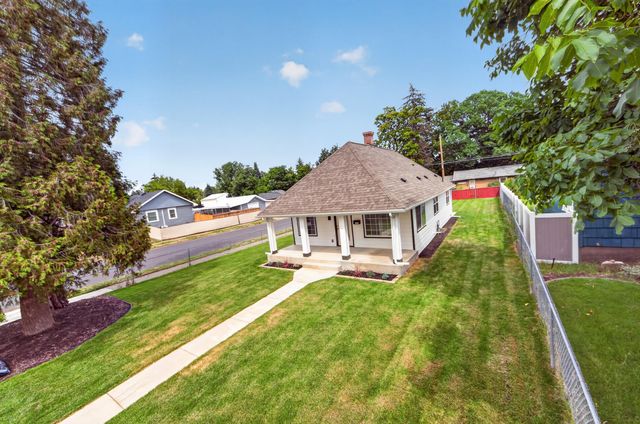 5028 N WASHINGTON St, Spokane, WA 99016