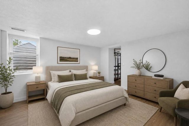 5028 N WASHINGTON St, Spokane, WA 99016