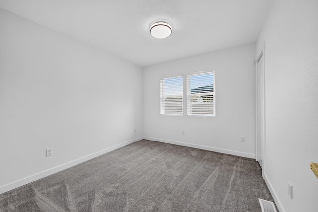 5028 N WASHINGTON St, Spokane, WA 99016