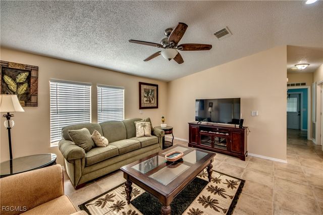 14 Nancy LN, Fort Myers Beach, FL 33931
