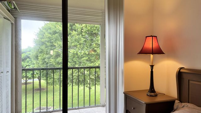 5130 Las Verdes Circle Apt 313, Delray Beach, FL 33484