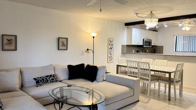5130 Las Verdes Circle Apt 313, Delray Beach, FL 33484