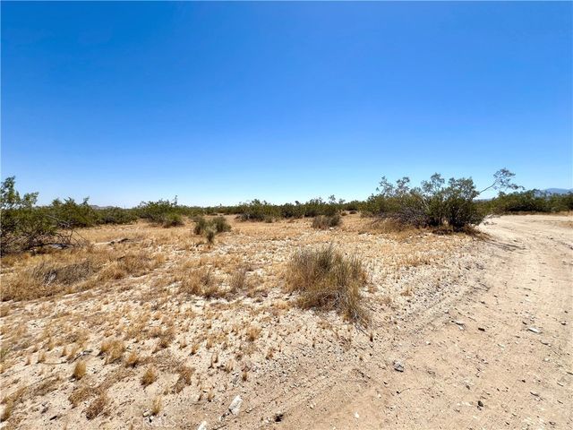 120 E Avenue T-8, Pearblossom, CA 93553