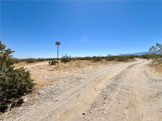 120 E Avenue T-8, Pearblossom, CA 93553