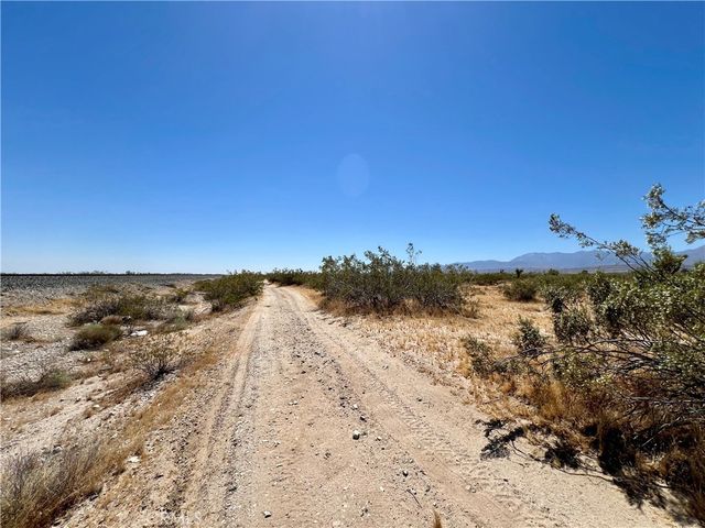 120 E Avenue T-8, Pearblossom, CA 93553