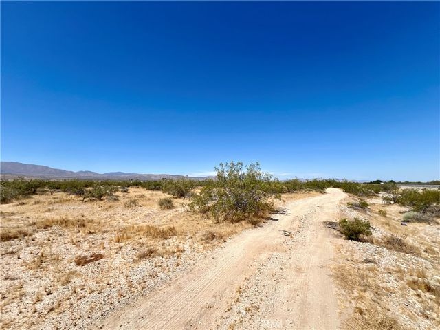 120 E Avenue T-8, Pearblossom, CA 93553