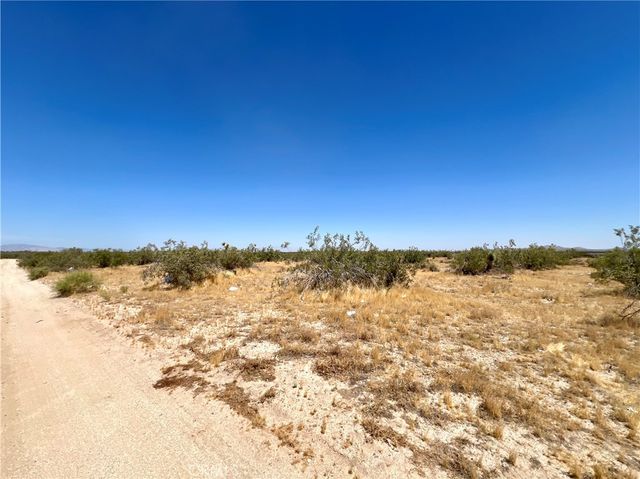 120 E Avenue T-8, Pearblossom, CA 93553