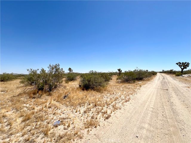 120 E Avenue T-8, Pearblossom, CA 93553