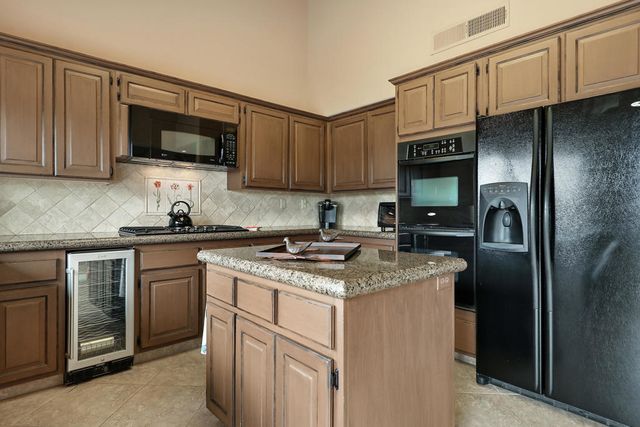 52 Ponderosa Circle, Palm Desert, CA 92211