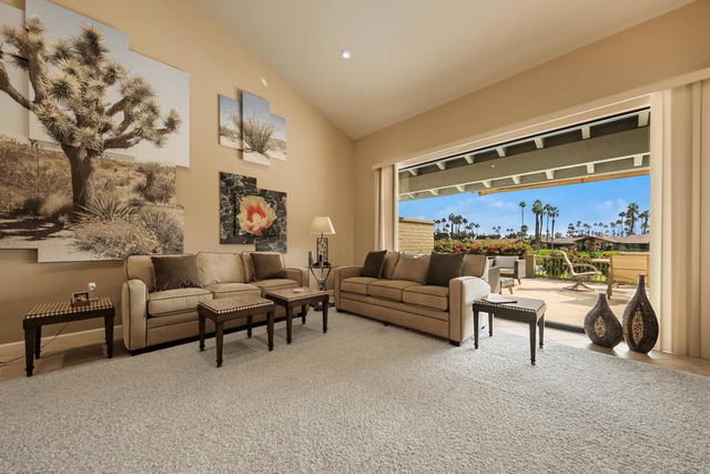 52 Ponderosa Circle, Palm Desert, CA 92211