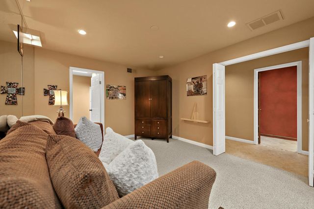 52 Ponderosa Circle, Palm Desert, CA 92211