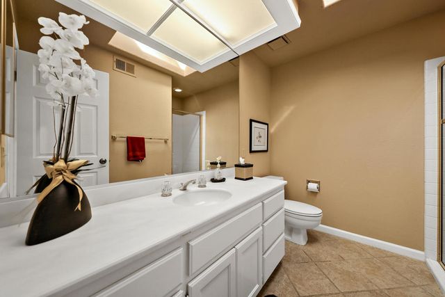 52 Ponderosa Circle, Palm Desert, CA 92211