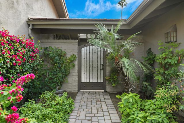 52 Ponderosa Circle, Palm Desert, CA 92211