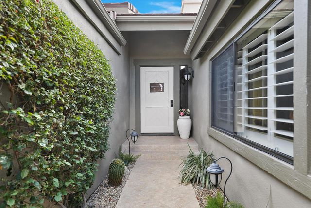 52 Ponderosa Circle, Palm Desert, CA 92211