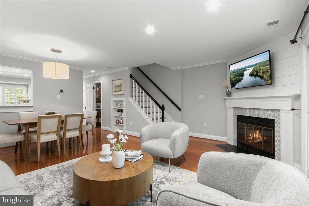 Image 11 of property listing at 10525 ENGLISHMAN DR #178, Rockville, MD 20852