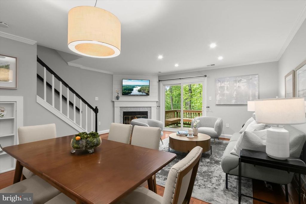 Image 15 of property listing at 10525 ENGLISHMAN DR #178, Rockville, MD 20852