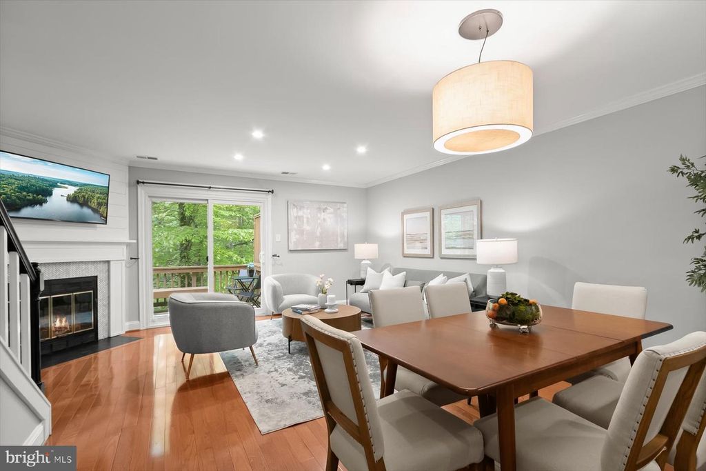 Image 16 of property listing at 10525 ENGLISHMAN DR #178, Rockville, MD 20852