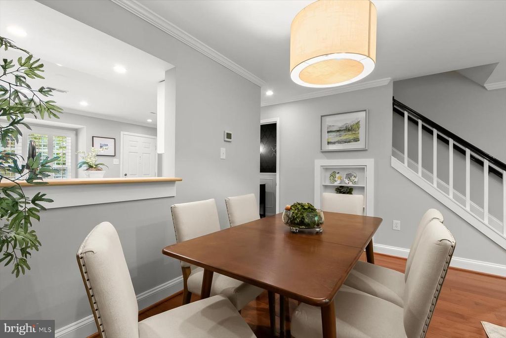 Image 18 of property listing at 10525 ENGLISHMAN DR #178, Rockville, MD 20852