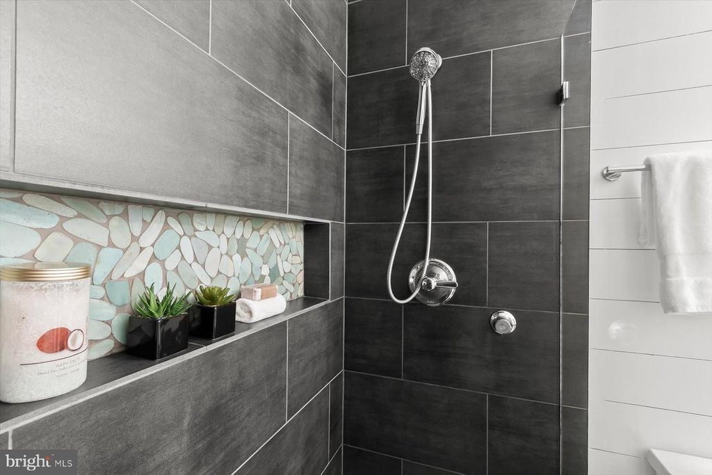 Image 27 of property listing at 10525 ENGLISHMAN DR #178, Rockville, MD 20852