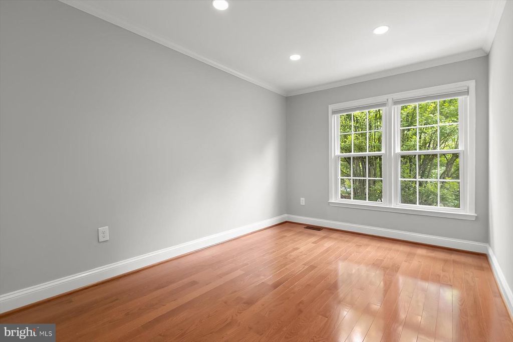 Image 29 of property listing at 10525 ENGLISHMAN DR #178, Rockville, MD 20852