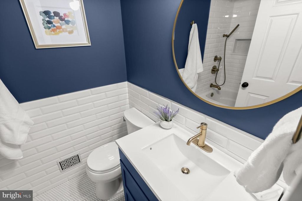 Image 31 of property listing at 10525 ENGLISHMAN DR #178, Rockville, MD 20852