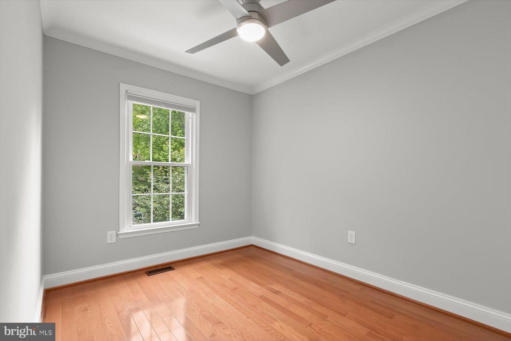 Image 35 of property listing at 10525 ENGLISHMAN DR #178, Rockville, MD 20852