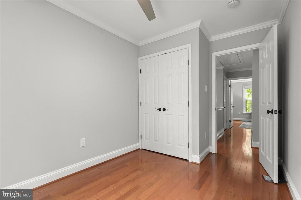 Image 36 of property listing at 10525 ENGLISHMAN DR #178, Rockville, MD 20852