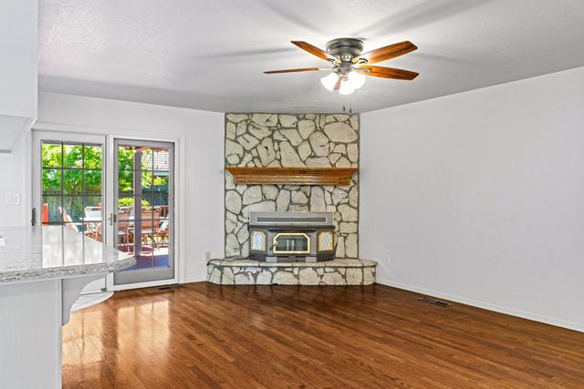 1500 Kentwood Ave, Modesto, CA 95355