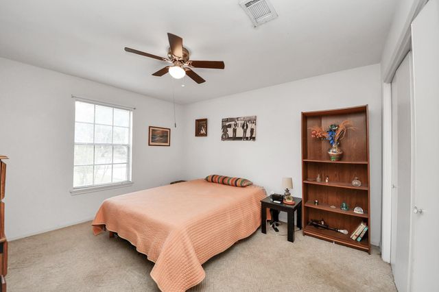 17 Winged Foot Drive, Conroe, TX 77304
