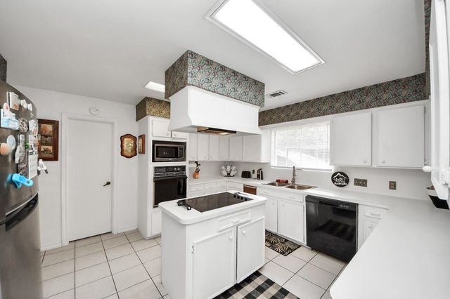 17 Winged Foot Drive, Conroe, TX 77304