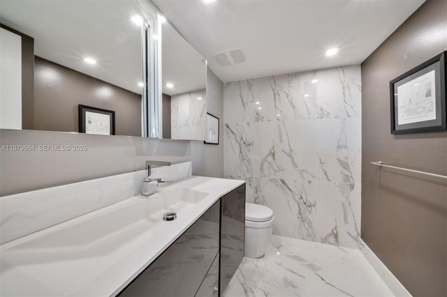 2000 Towerside Ter PH2, Miami, FL 33138