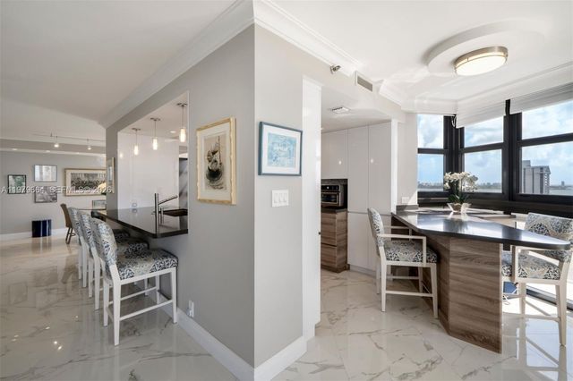 2000 Towerside Ter PH2, Miami, FL 33138