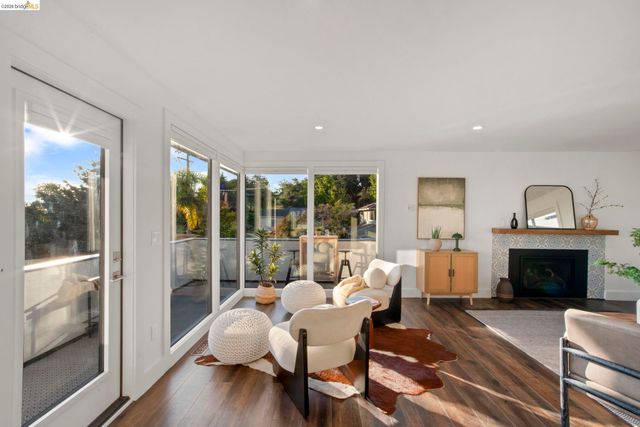 4238 Laguna Ave, Oakland, CA 94602