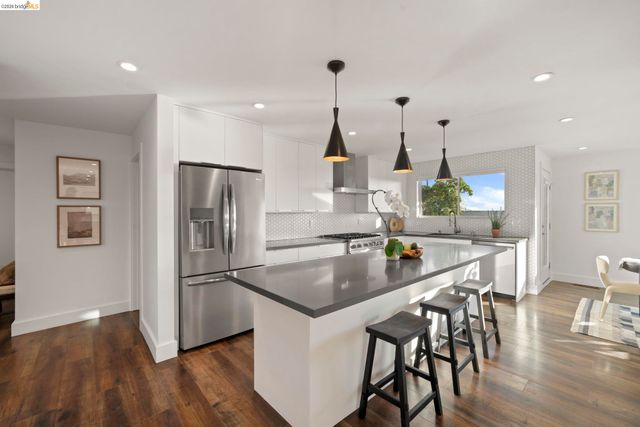 4238 Laguna Ave, Oakland, CA 94602