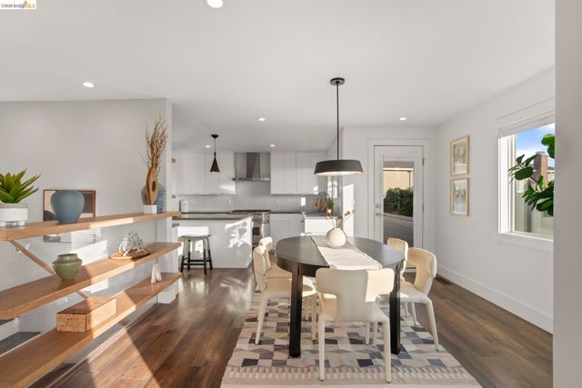 4238 Laguna Ave, Oakland, CA 94602