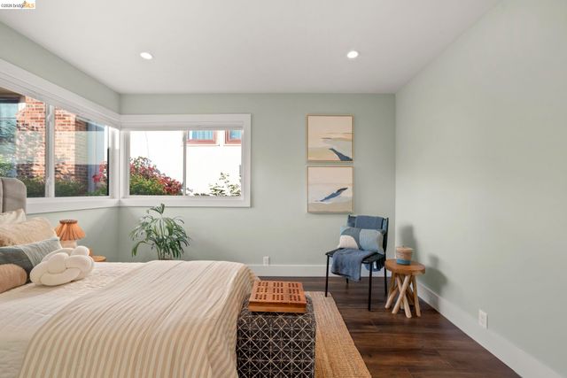 4238 Laguna Ave, Oakland, CA 94602