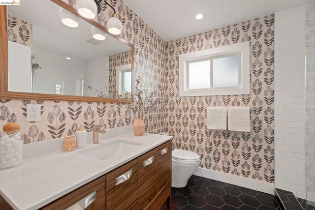 4238 Laguna Ave, Oakland, CA 94602