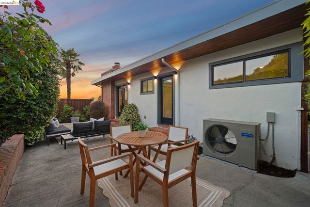 4238 Laguna Ave, Oakland, CA 94602