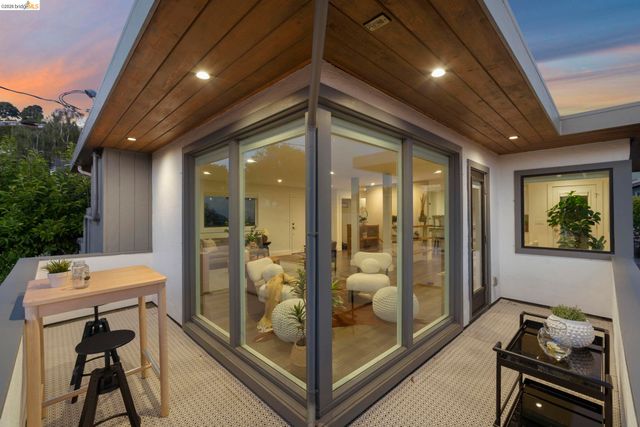 4238 Laguna Ave, Oakland, CA 94602