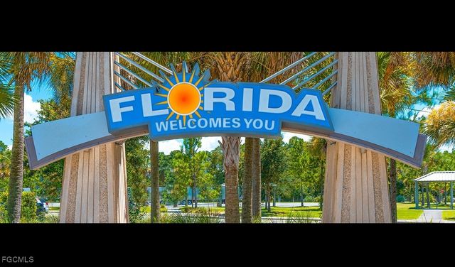 2 Davit CT, Placida, FL 33946