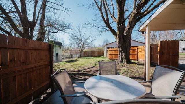 1605 W 7th Street, Bloomington, IN 47404