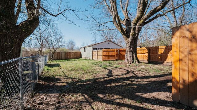 1605 W 7th Street, Bloomington, IN 47404