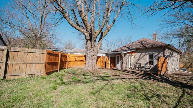 1605 W 7th Street, Bloomington, IN 47404