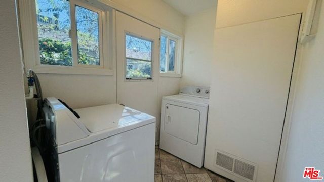 11914 Hartsook Street, Valley Village, CA 91607
